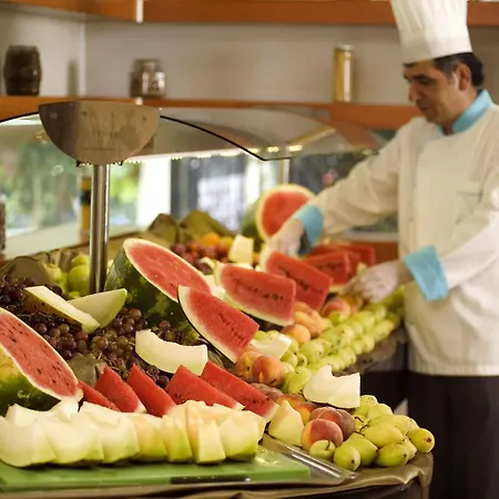 Hotel Riviera & 4*