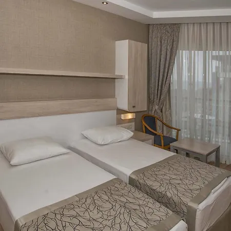 Hotel Riviera & 4*